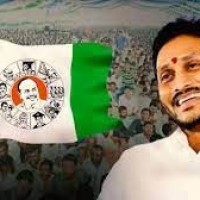 డబ్బులున్నోళ్లకే టిక్కెట్లు