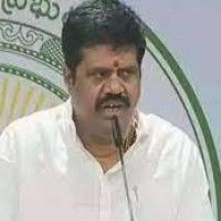 స్థానికులపై అవంతి చిందులు