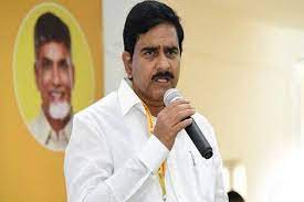 ఇసుకలో 10వేల కోట్లు, ఇళ్ల పట్టాల్లో 16,500 కోట్లు కొట్టేశారు: దేవినేని