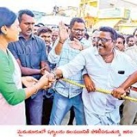 హత్యలు చేయడానికి అధికారం వాడుకుంటున్నారు