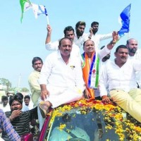 కాపుల ఆత్మీయ సమావేశంలో వైకాపా అభ్యర్దులు