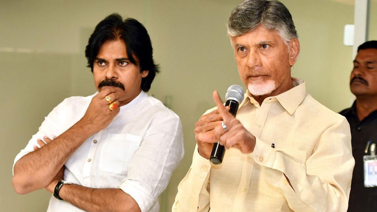 17న ఒకే వేదికపై చంద్రబాబు, పవన్