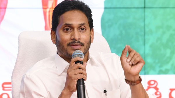 సర్వే నివేదికలతో అడుగులు