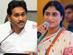 అన్న అలా... చెల్లెలు ఇలా