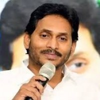 జగన్ తో పాటు 10 మందికి రిస్కేనా లాజిక్ తో కొట్టనున్న పాలక పక్షం