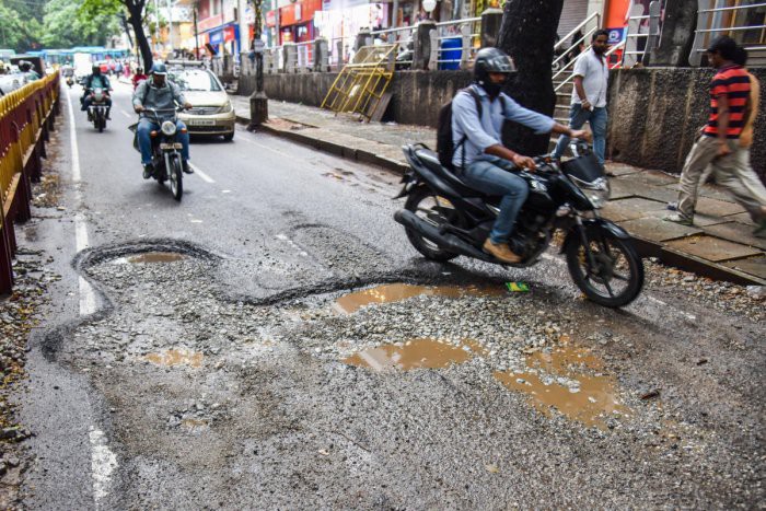 రోడ్లు కాదివి.. (ఆదిలాబాద్)