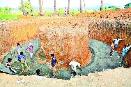 మేడారం పనులు షురూ...