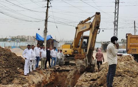 అమీన్ పూర్ లో అక్రమ కట్టడాల కూల్చివేత