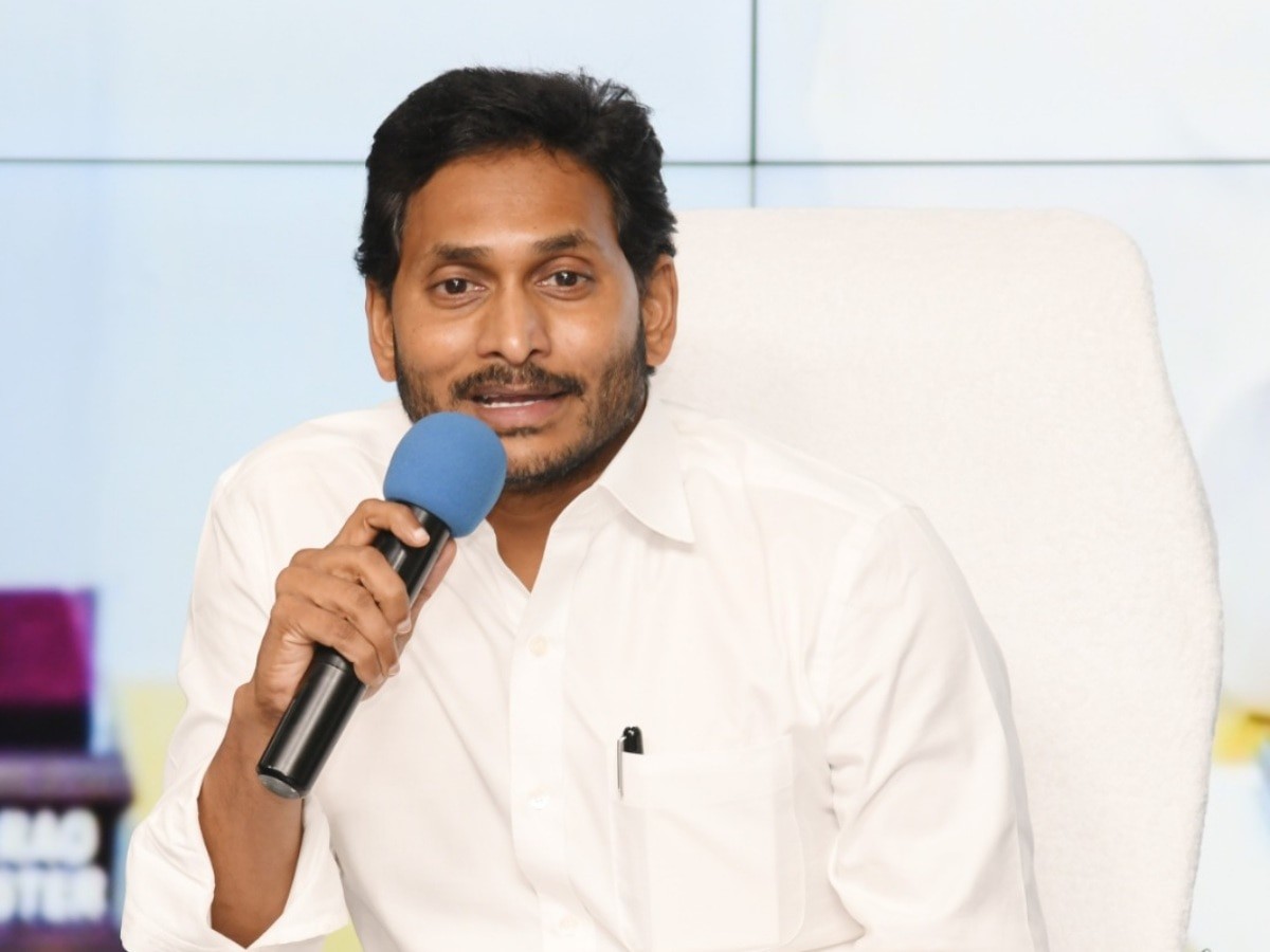 ఇద్దరు మహిళా మంత్రులకు ఉద్వాసన తప్పదా..