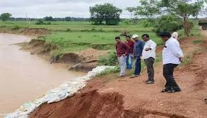 కోతకు గురైన బ్రిడ్జిలను పరిశీలించిన డిప్యూటీ సీఎం భట్టి