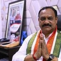 అందరిని కాదని మహేష్ గౌడే ఎందుకు...