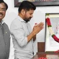 కొండా లక్ష్మణ్ బాపూజీకి రేవంత్ రెడ్డి నివాళులు