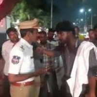 మందుబాబు హల్ చల్