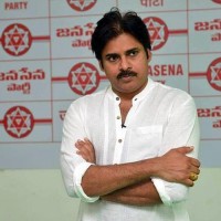 శ్రీదేవి ఇక లేరు అంటే నమ్మలేం - పవన్ కళ్యాణ్ 