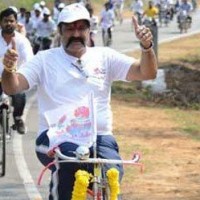  సైకిల్ ర్యాలీలో బాలయ్య సందడి 