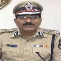 రైతుబంధు చెక్కును తిరిగిచ్చిన  డీజీపీ..!!