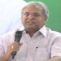 లైవ్ టెలికాస్ట్ అనడంతో... వెనక్కి తగ్గారు